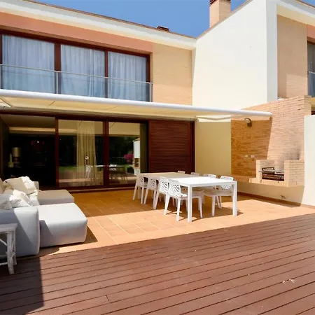 Mitri, Monte Laguna-cleverdetails, 5 Bedroom Villa, Sleeps 8 Adults 2 Children Vilamoura