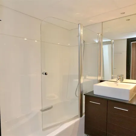 Mitri, Monte Laguna-cleverdetails, 5 Bedroom Villa, Sleeps 8 Adults 2 Children Vilamoura