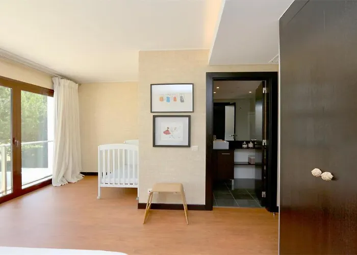 Mitri, Monte Laguna-cleverdetails, 5 Bedroom Villa, Sleeps 8 Adults 2 Children