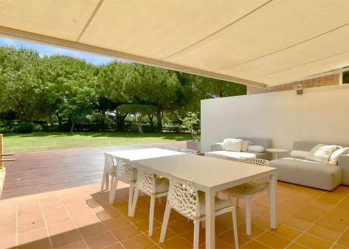 Mitri, Monte Laguna-cleverdetails, 5 Bedroom Villa, Sleeps 8 Adults 2 Children