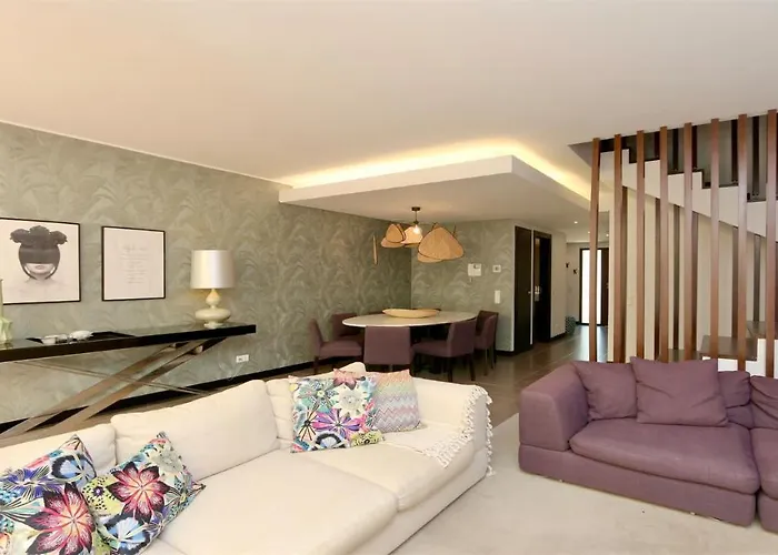 Mitri, Monte Laguna-cleverdetails, 5 Bedroom Villa, Sleeps 8 Adults 2 Children 펜션
