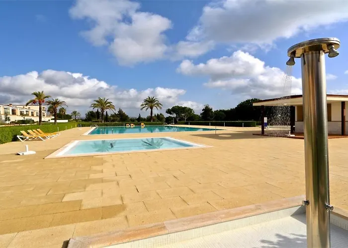 Mitri, Monte Laguna-cleverdetails, 5 Bedroom Villa, Sleeps 8 Adults 2 Children *