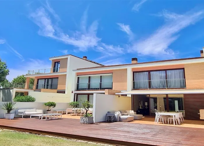 Mitri, Monte Laguna-cleverdetails, 5 Bedroom Villa, Sleeps 8 Adults 2 Children *