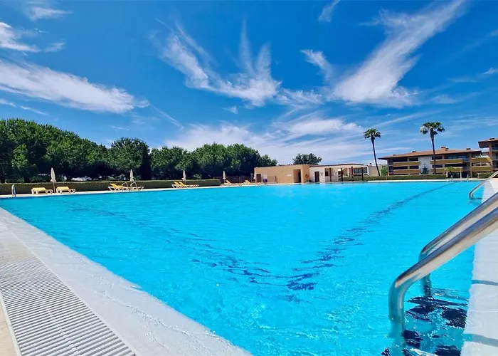 Mitri, Monte Laguna-cleverdetails, 5 Bedroom Villa, Sleeps 8 Adults 2 Children * 빌라모라