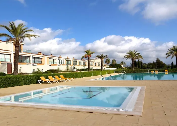 Mitri, Monte Laguna-cleverdetails, 5 Bedroom Villa, Sleeps 8 Adults 2 Children *