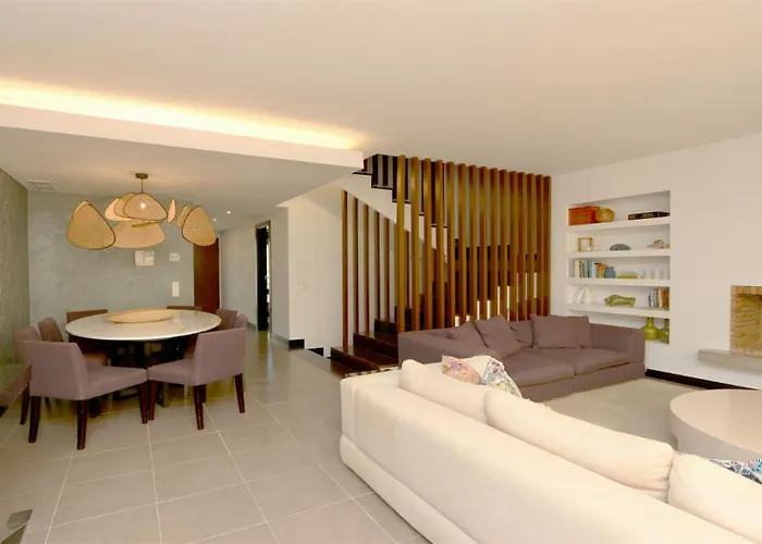 펜션 Mitri, Monte Laguna-cleverdetails, 5 Bedroom Villa, Sleeps 8 Adults 2 Children