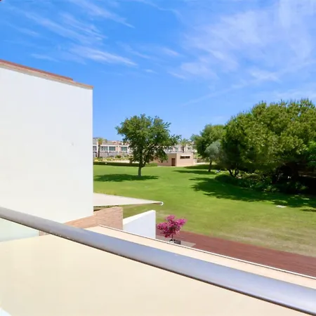 Σπίτι διακοπών Mitri, Monte Laguna-cleverdetails, 5 Bedroom Villa, Sleeps 8 Adults 2 Children