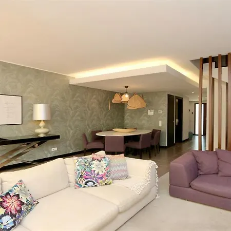 Mitri, Monte Laguna-cleverdetails, 5 Bedroom Villa, Sleeps 8 Adults 2 Children Ferienhaus