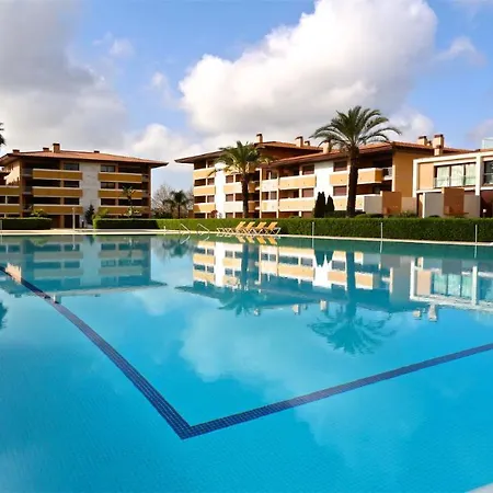 Mitri, Monte Laguna-cleverdetails, 5 Bedroom Villa, Sleeps 8 Adults 2 Children Ferienhaus *